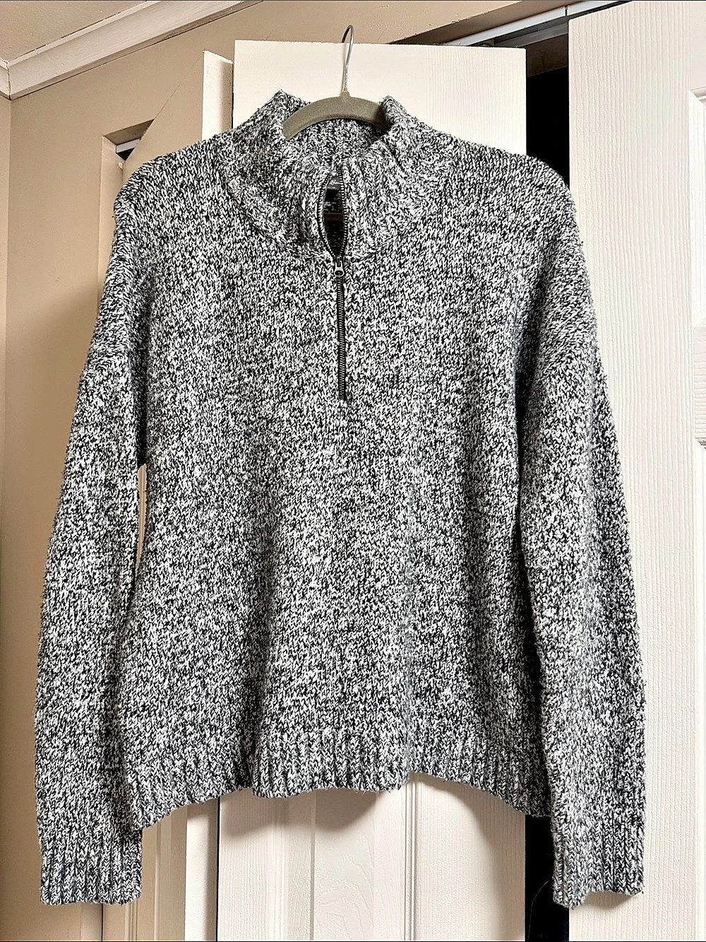 Eddie Bauer Women's Quarter-Zip Sweater in Gray & Black Size Medium Like